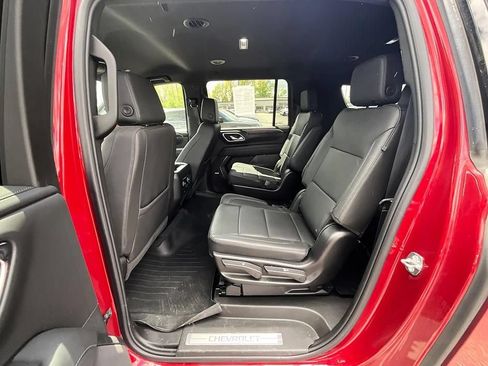Used 2024 Chevrolet Suburban Z71 w/ Luxury Package AWD/4WD image 28
