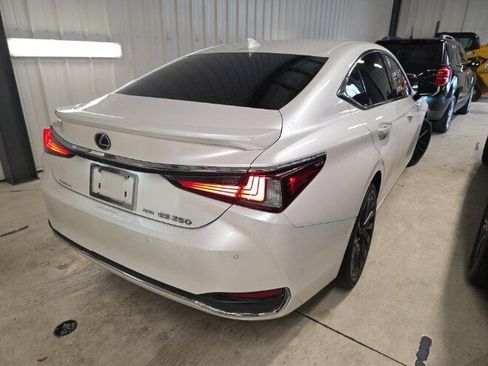 Used 2021 Lexus ES 250 w/ Accessory Package 2 image 4