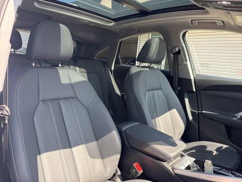 Used 2025 Audi Q5 Premium w/ Convenience Package image 16