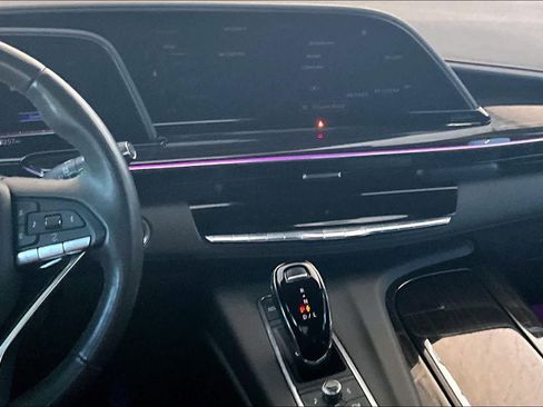 Used 2023 Cadillac Escalade ESV Premium Luxury image 7