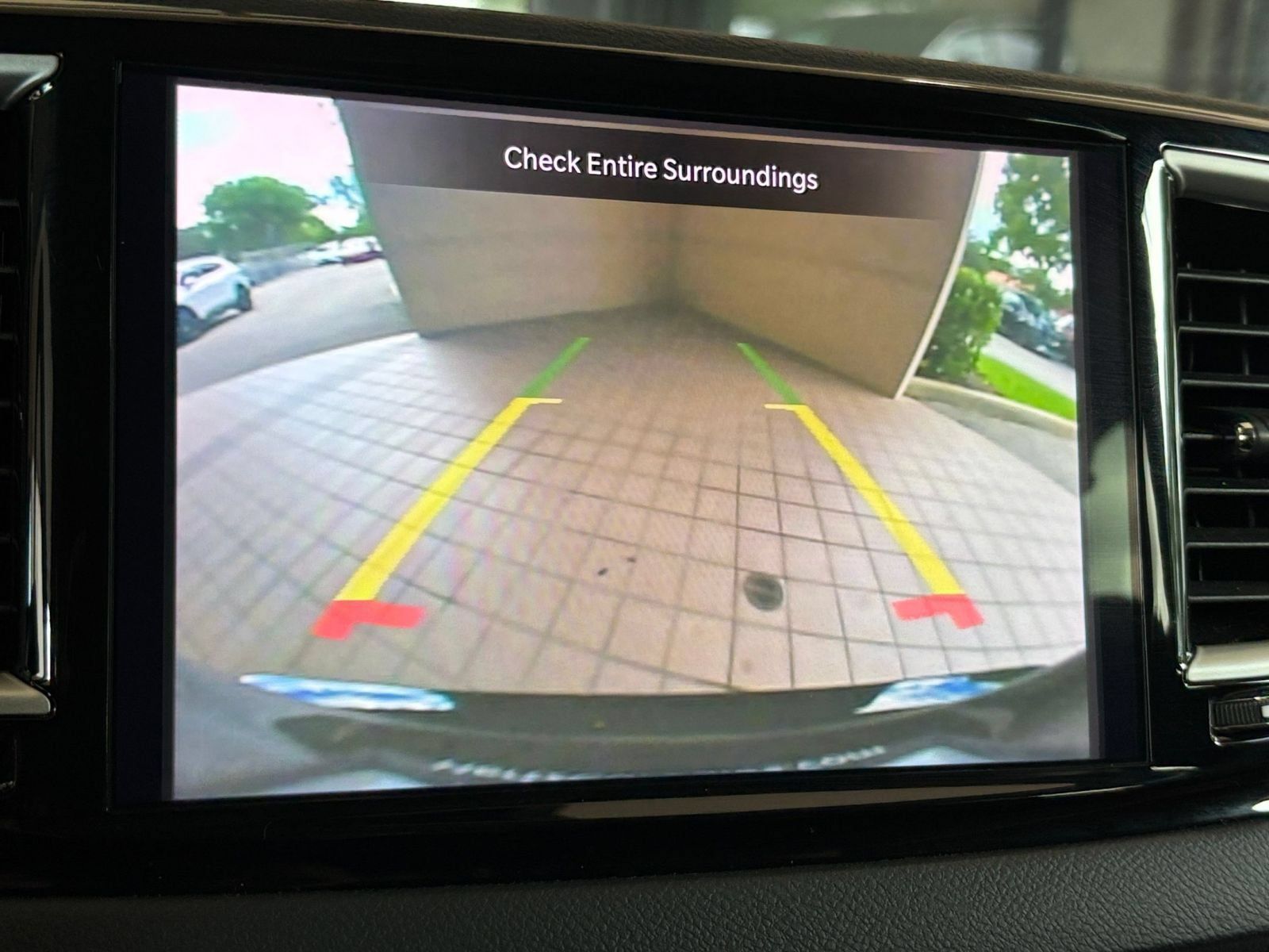 Used 2024 Chrysler Pacifica Touring-L FWD image 24