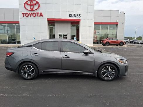 Used 2025 Nissan Sentra SV FWD image 8