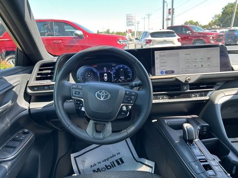 Used 2023 Toyota Crown XLE image 14