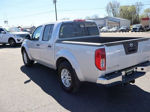 Used 2019 Nissan Frontier SV AWD/4WD image 5