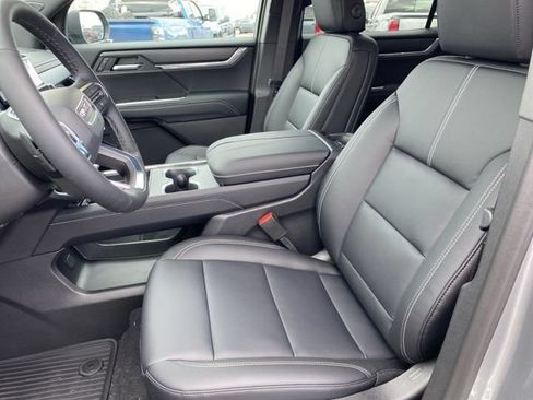 Used 2026 GMC Acadia Elevation w/ Elevation Premium Package AWD/4WD image 14