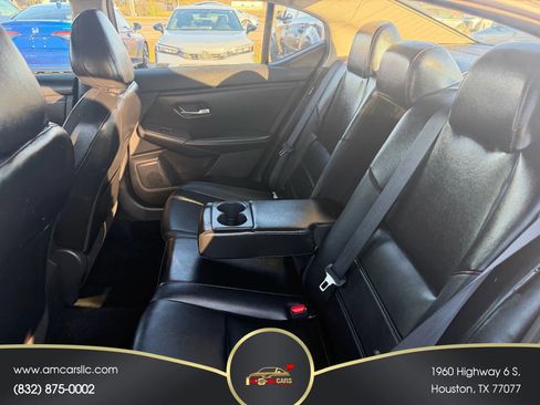 Used 2023 Nissan Sentra SR w/ SR Premium Package image 14