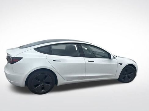 Used 2023 Tesla Model 3 Standard Range RWD image 7