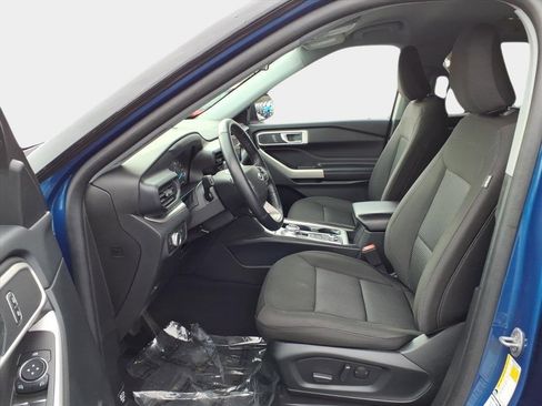 Used 2022 Ford Explorer XLT image 9