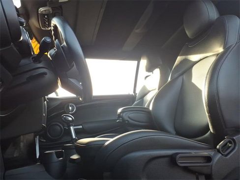 Used 2019 MINI Cooper S w/ Signature Upholstery Package image 27
