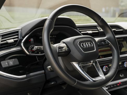Used 2023 Audi Q3 2.0T Premium Plus w/ Premium Plus Package AWD/4WD image 10
