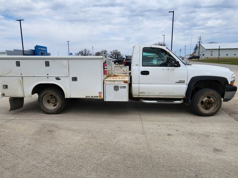 Used 2002 Chevrolet Silverado 3500 LS image 4