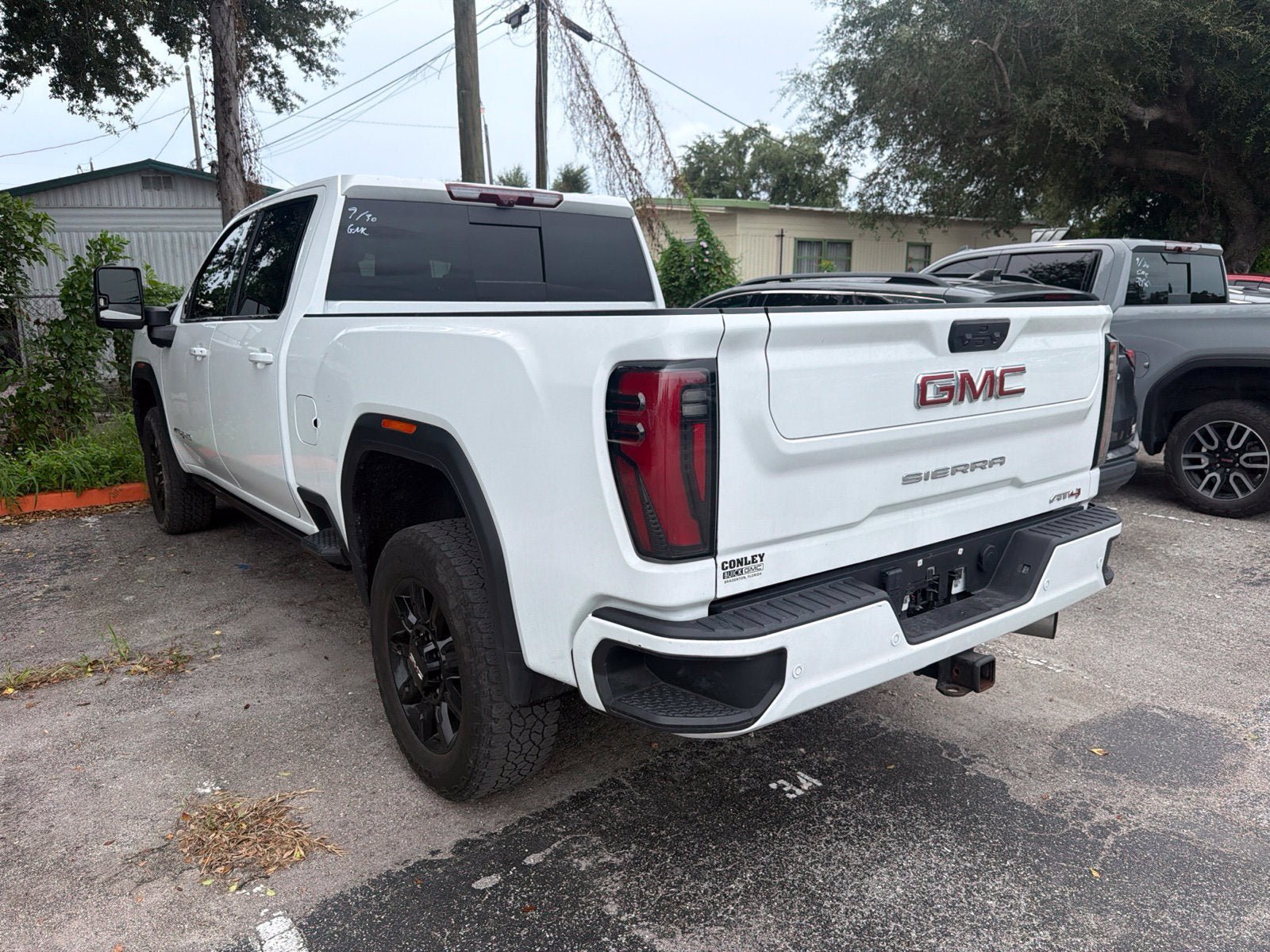 Used 2025 GMC Sierra 3500 AT4 w/ AT4 Premium Plus Package AWD/4WD image 10