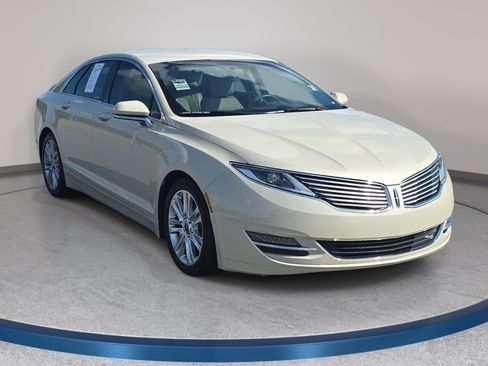 Used 2016 Lincoln MKZ w/ Equipment Group 200A Select FWD image 3