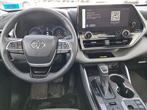 Used 2023 Toyota Highlander Platinum image 15