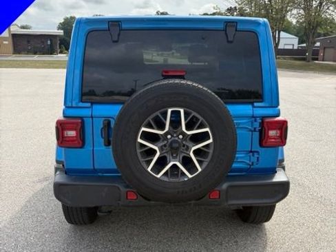 Used 2024 Jeep Wrangler Unlimited Sahara AWD/4WD image 5