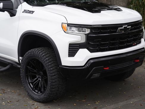 Used 2025 Chevrolet Silverado 1500 LT Trail Boss w/ LT Trail Boss Premium Package AWD/4WD image 41