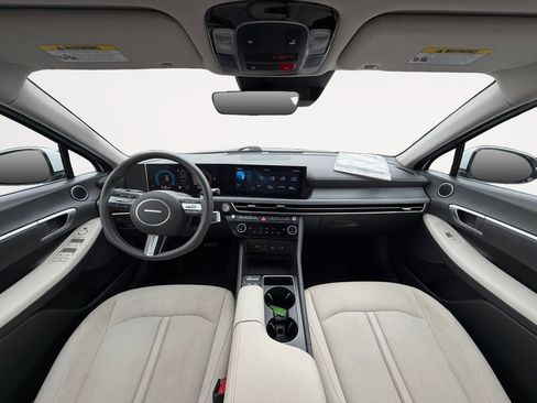 Used 2025 Hyundai Sonata SEL FWD image 11