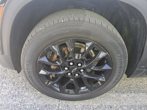 Used 2024 Chevrolet Traverse LT w/ Midnight/Sport Edition FWD image 5