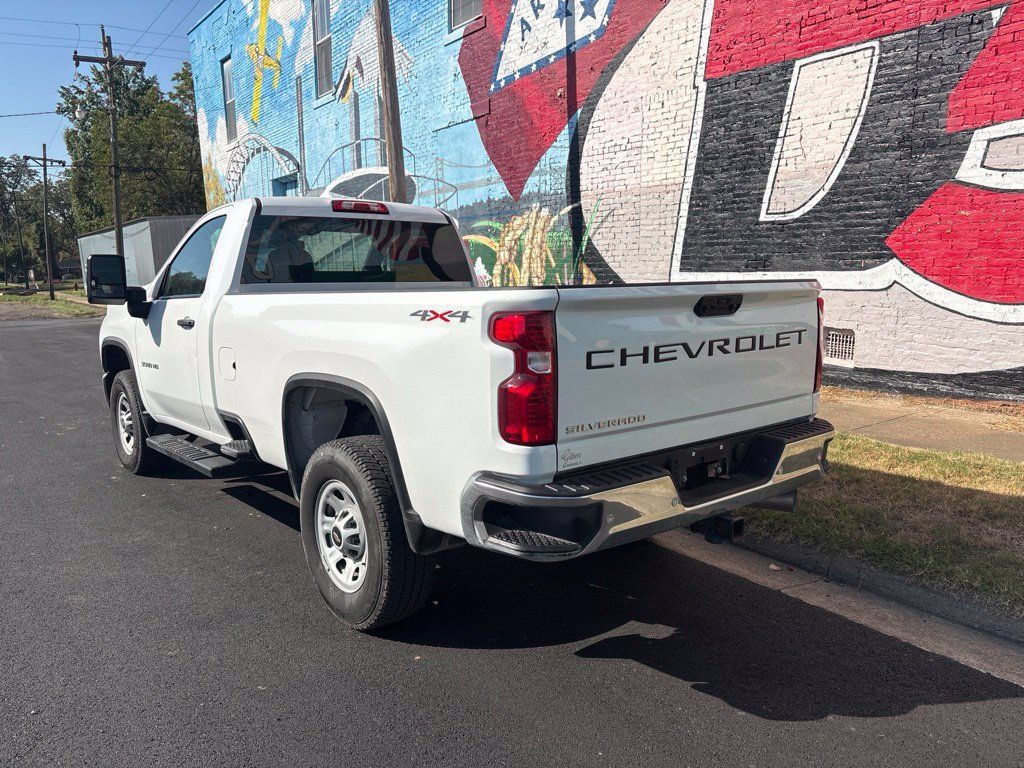 Used 2025 Chevrolet Silverado 3500 W/T AWD/4WD image 4