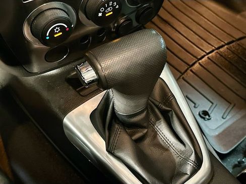 Used 2010 HUMMER H3T Alpha image 18