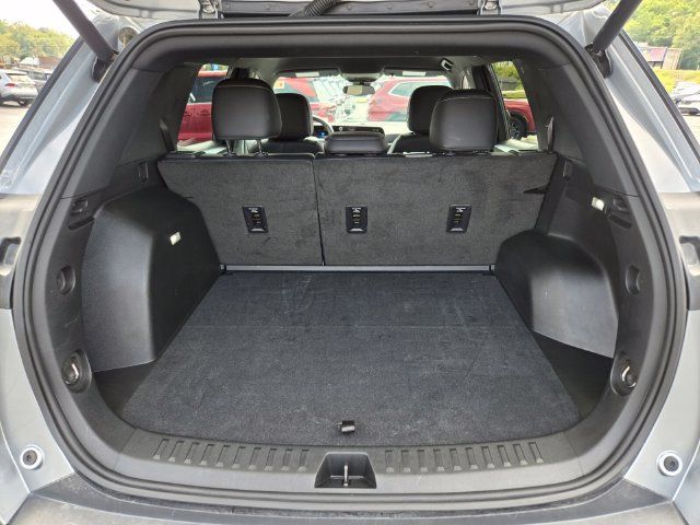 Used 2025 Chevrolet Equinox LT w/ Convenience Package II FWD image 16