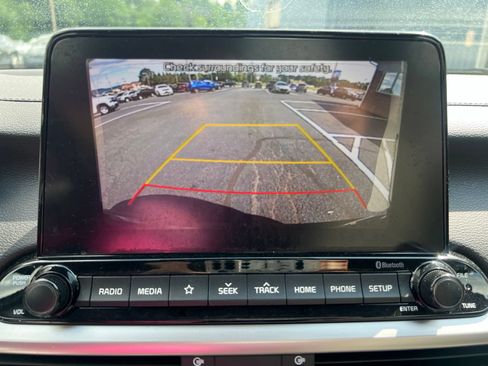 Used 2020 Kia Forte LXS FWD image 13