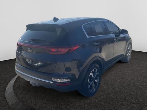 Used 2022 Kia Sportage LX image 3