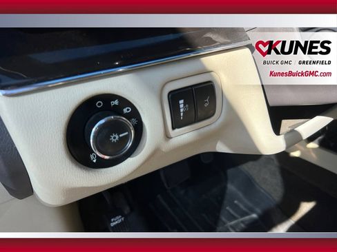 Used 2014 Lincoln MKT FWD image 19