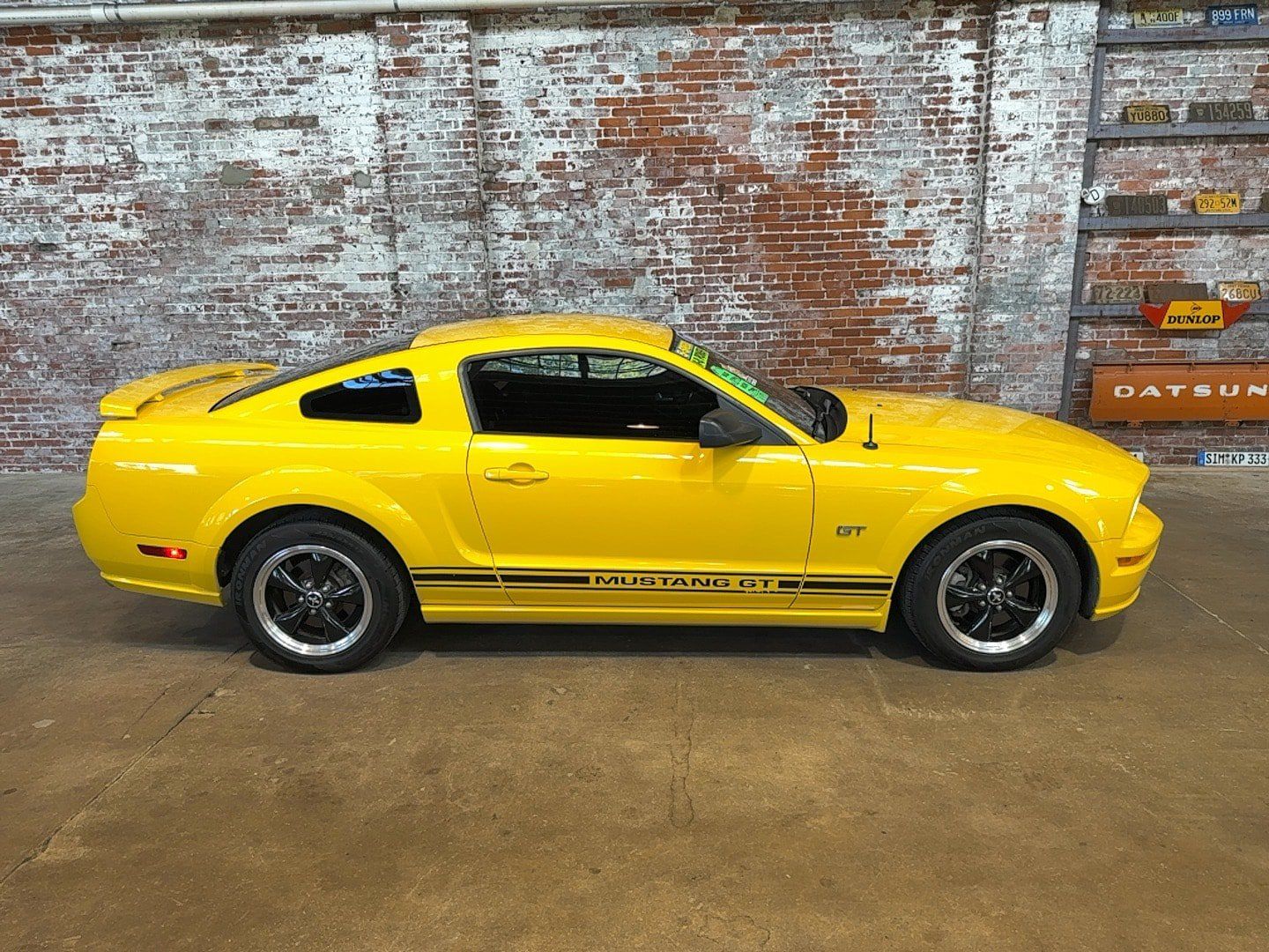 Used 2006 Ford Mustang GT Premium RWD image 2