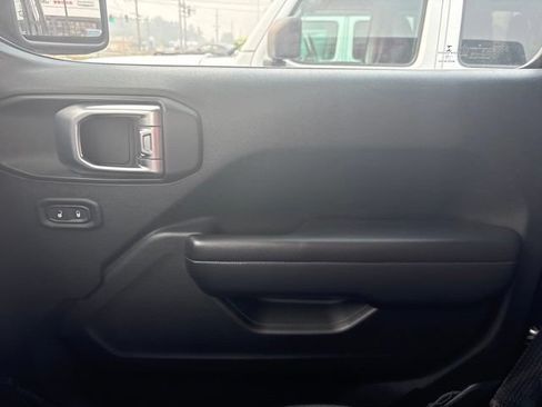 Used 2019 Jeep Wrangler Unlimited Sport S AWD/4WD image 11