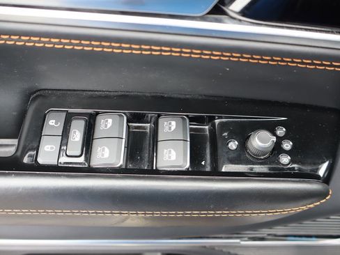 Used 2022 Jeep Grand Wagoneer Series III w/ Rear Seat Video Group 1 AWD/4WD image 23