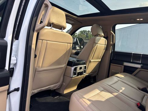 Used 2021 Ford F250 Lariat w/ Lariat Ultimate Package AWD/4WD image 13