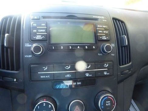 Used 2010 Hyundai Elantra GLS FWD image 10
