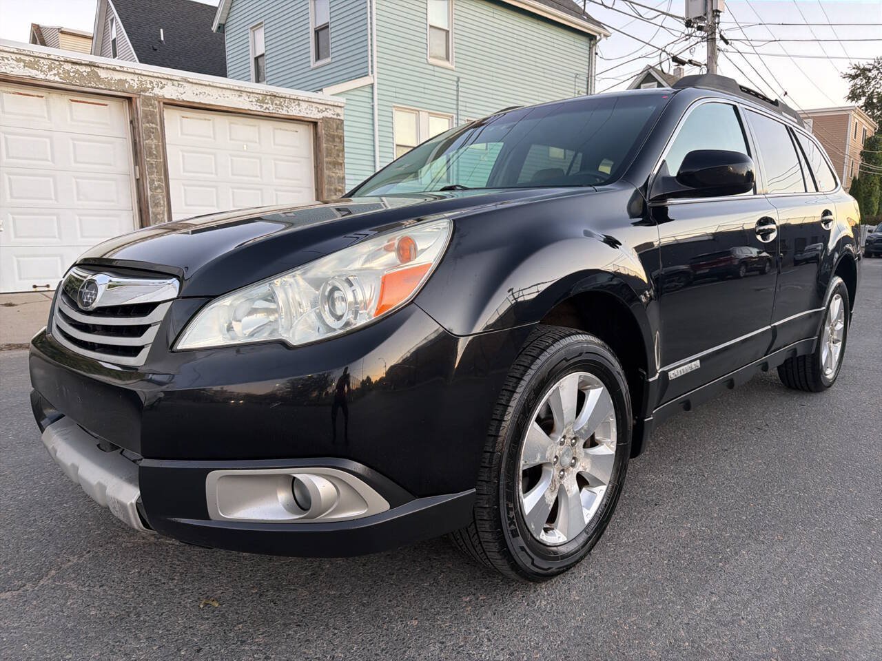Used 2010 Subaru Outback 3.6R Limited AWD/4WD image 1