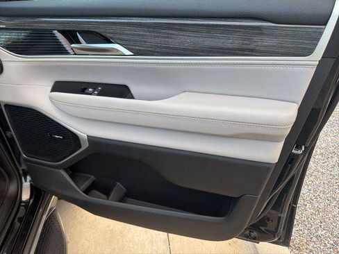 Used 2022 Jeep Wagoneer Series II AWD/4WD image 28