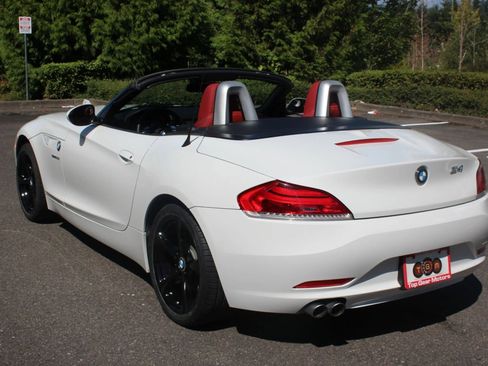 Used 2011 BMW Z4 sDrive30i image 14