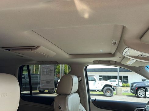 Used 2016 GMC Yukon Denali w/ Open Road Package AWD/4WD image 10