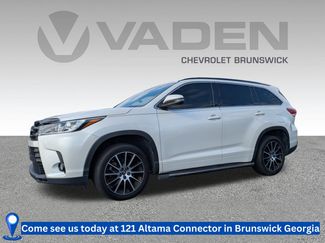 Used 2018 Toyota Highlander SE video 1
