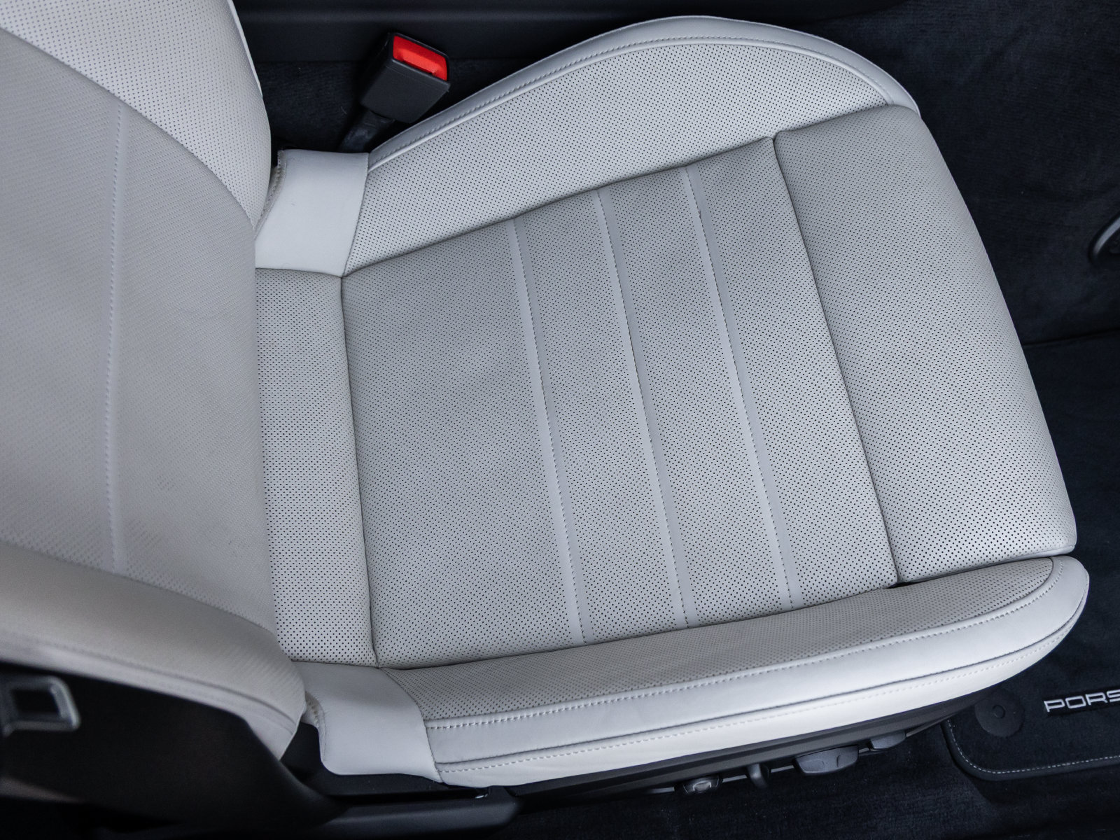 Certified 2024 Porsche Panamera RWD image 44