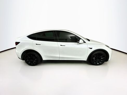 Used 2022 Tesla Model Y Long Range AWD/4WD image 10