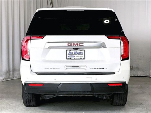 Used 2022 GMC Yukon Denali w/ Denali Premium Package image 4