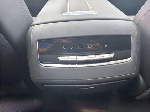 Used 2022 Cadillac Escalade ESV Sport w/ Touring Package image 17