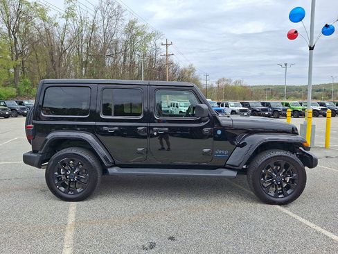 Certified 2025 Jeep Wrangler Unlimited Sahara AWD/4WD image 26