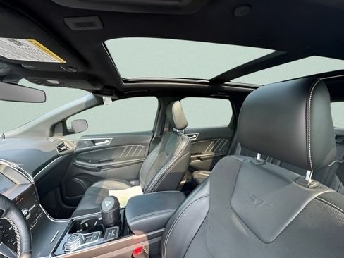 Used 2020 Ford Edge ST w/ Equipment Group 401A AWD/4WD image 16
