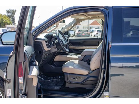 Used 2024 Ford Expedition Limited AWD/4WD image 30
