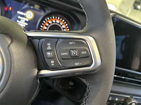 New 2025 Jeep Wrangler Unlimited Sahara AWD/4WD image 16
