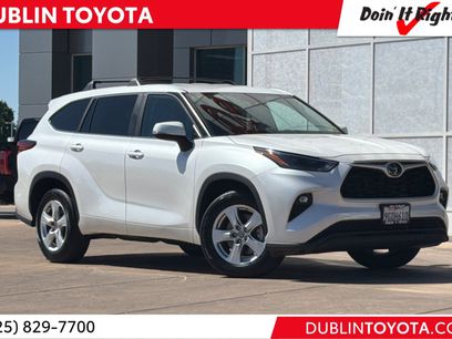 Used 2023 Toyota Highlander LE