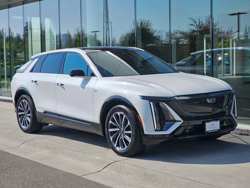 Used 2024 Cadillac Lyriq Sport w/ LPO, Floor Liner Package AWD/4WD image 7