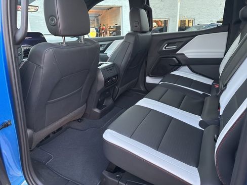 Used 2025 Chevrolet Silverado EV RST AWD/4WD image 15