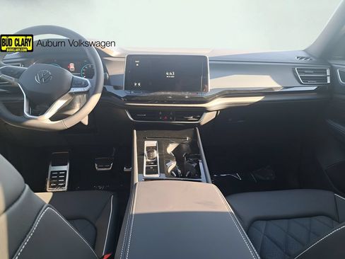 New 2025 Volkswagen Atlas Cross Sport SEL Premium R-Line AWD/4WD image 22